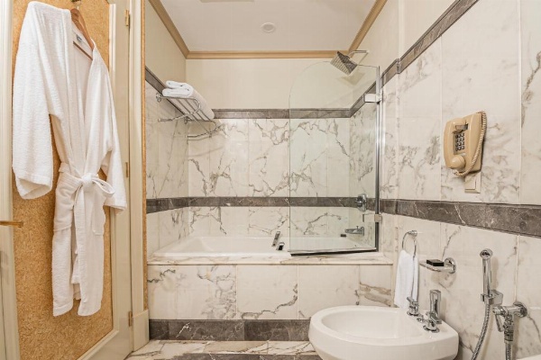 Dar Al Taqwa Hotel image 108